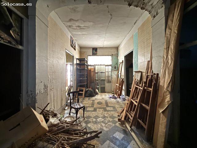 Se vende espectacular casa en el centro de Burjassot sobre parcela de mas de 200m2