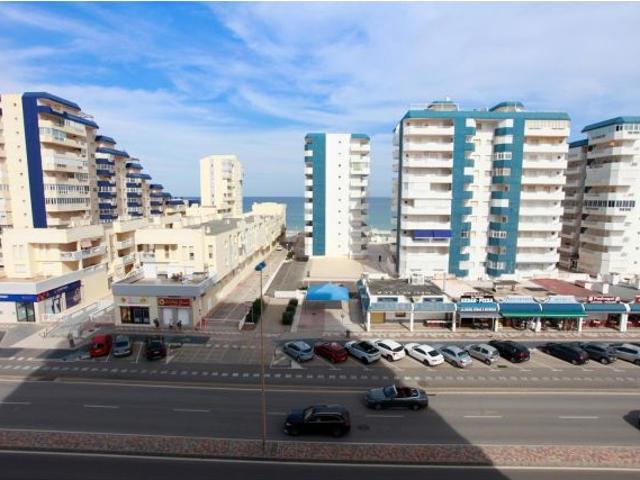 Se vende espectacular piso con dos amplias terrazas y espectaculares vistas al Mediterráneo – Torre