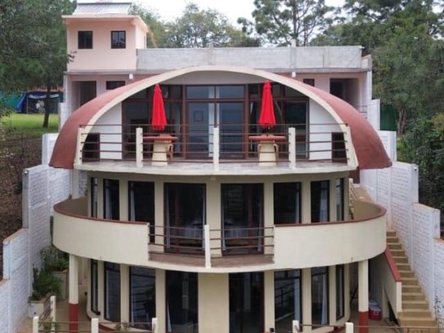Se vende espectacular propiedad comercial habitacional