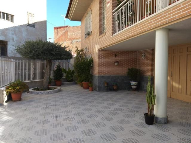 SE VENDE ESTUPENDO CHALET EN ALJUCER, MUY CERCANO AL CENTRO DE MURCIA
