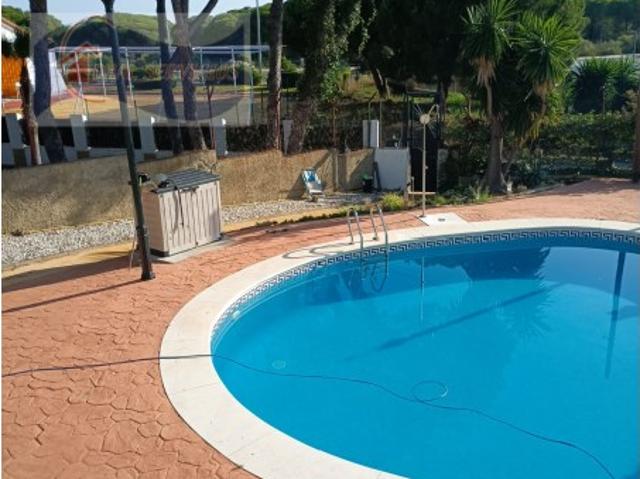 Se vende estupendo chalet individual muy cerca de la playa en El Portil, Huelva