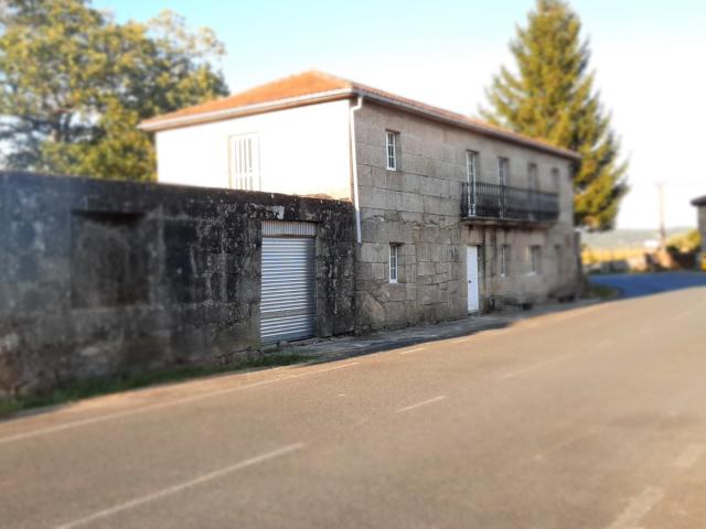 Se vende preciosa casa para reformar con horreo en Coles