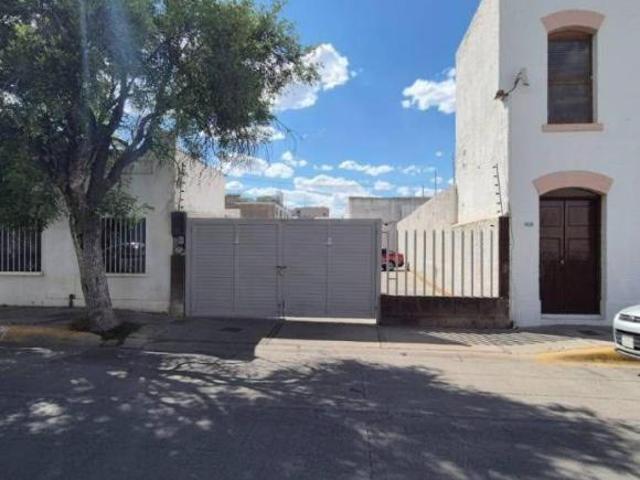 SE VENDE ESTACIONAMIENTO EN ZONA CENTRO