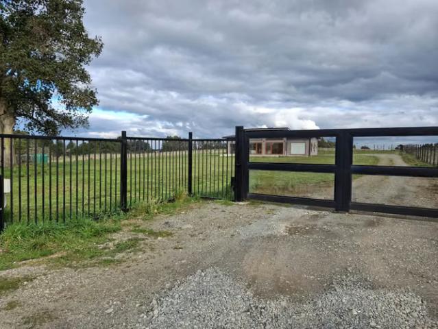 Se vende excelente casa en Puerto Varas | 3 dormitorios por 320000. 00 en Puerto Varas