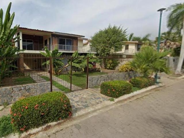 SE VENDE EXCELENTE CASA, LAS BRISAS, IXTAPA ZIHUATANEJO