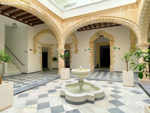 Se vende exclusivo dúplex de lujo con piscina y garaje en pleno centro de El Puerto de Santa María