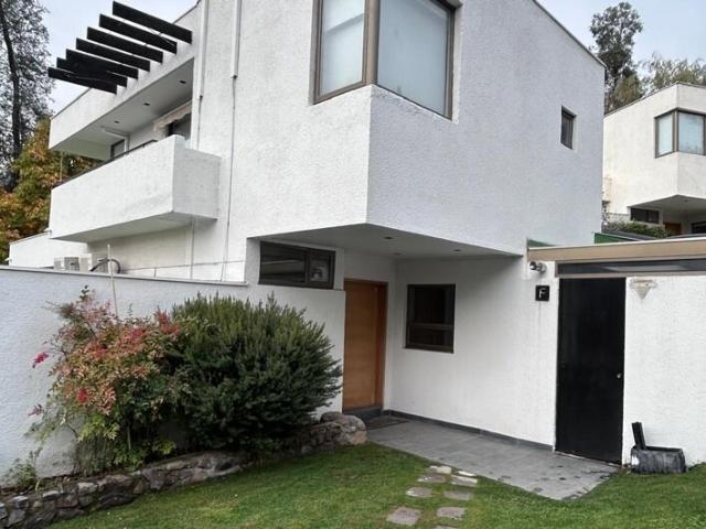 SE VENDE Exclusiva casa en Condominio Alvaro Casanova/La Reina Alta