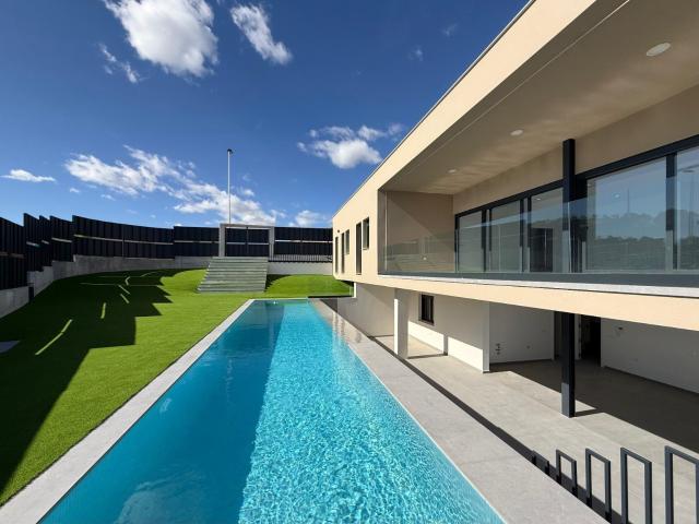 SE VENDE EXCLUSIVA VILLA EN MOLINA DEL SEGURA Se vende villa. 500m² Molina de Segura