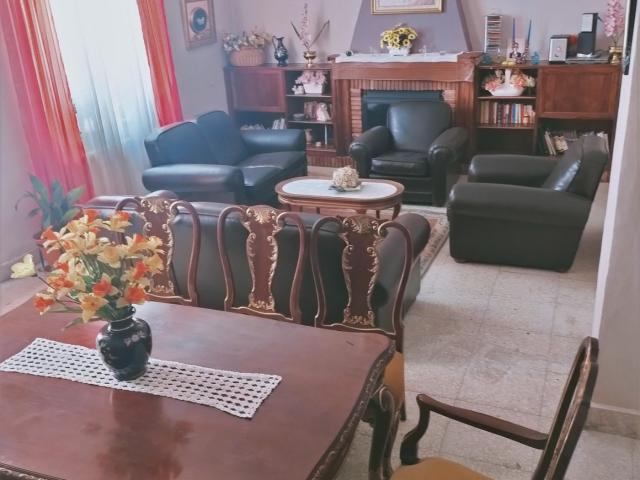 SE VENDE GRAN CASA DE PIEDRA EN VILLACARRILLO