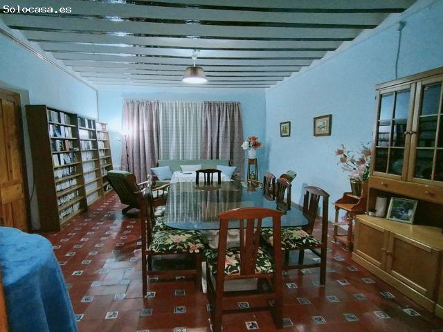 SE VENDE GRAN CASA DE PIEDRA EN VILLACARRILLO