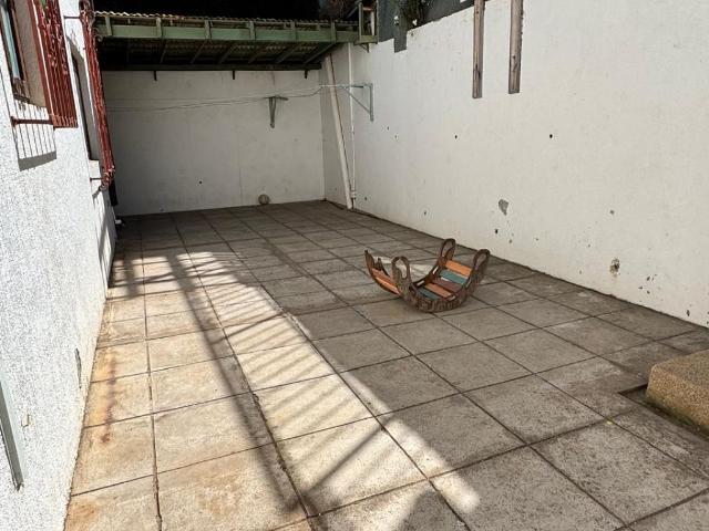 SE VENDE FAMILIAR CASA EN LOS ALMENDROS, REÑACA
