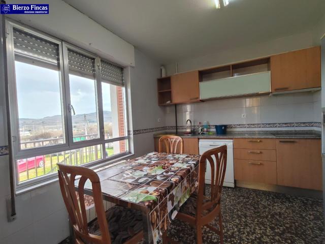 ️ ️SE VENDE GRAN PARCELA CON CASA Y NAVE EN BARCENA️ ️
