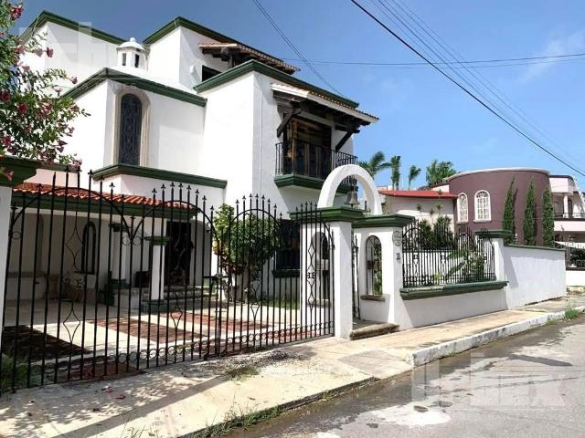 SE VENDE HERMOSA CASA AMPLIA EN ESQUINA ? FRACCIORAMA 2000, CAMPECHE