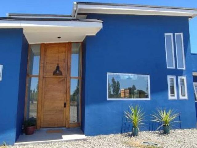 Se vende hermosa casa de un piso en condominio camino a Cato