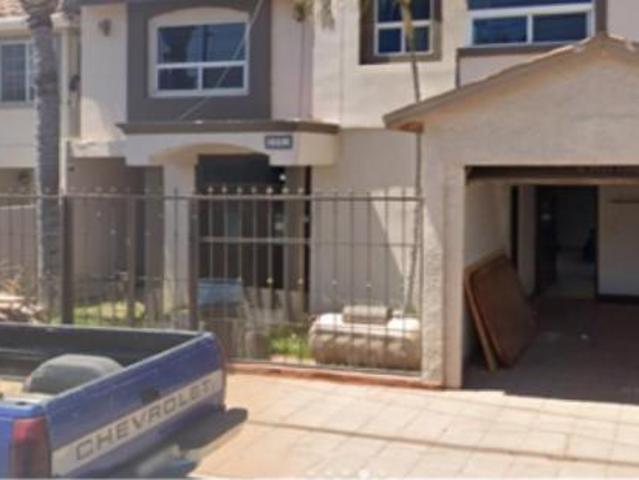 SE VENDE HERMOSA CASA EN AV DE LAS ROCAS