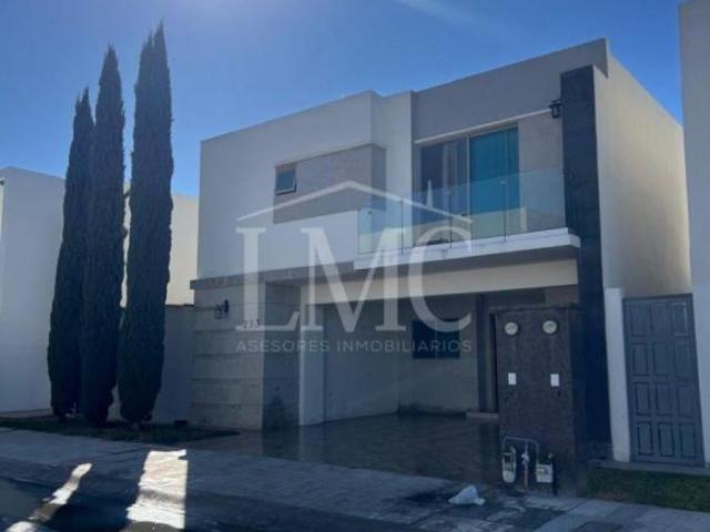 Venta o Renta hermosa casa en Misiones VII