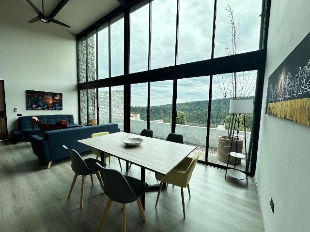 Se vende hermosa casa en San Lorenzo Acopilco con vista al bosque