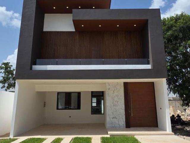 SE VENDE HERMOSA CASA EN PRIVADA EN TEMOZÓN NORTE