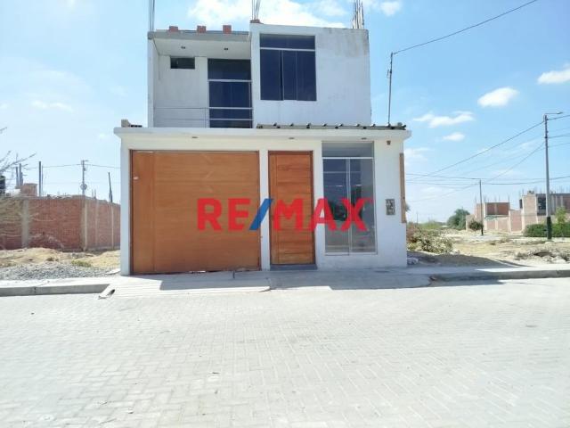 Se Vende Hermosa Casa En Urb. Alameda Country Club – Castilla, Piura  Precio: S/ 380,000 Soles.  At: 90.00 M² | Ac: 180.00 M²