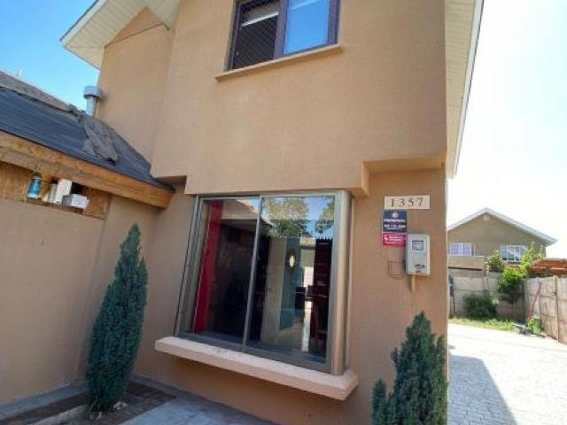 Se vende hermosa casa moderna en Colina