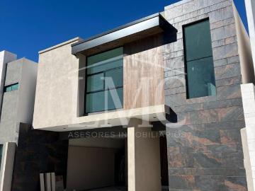 Se vende hermosa casa nueva doble altura en Privanzas Acacia