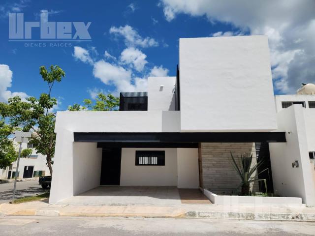 ?Se vende hermosa casa residencial en Los Encinos, Campeche!