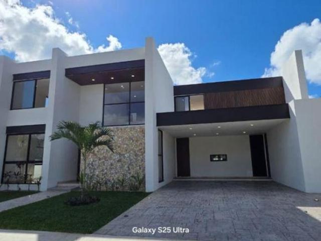 SE VENDE HERMOSA RESIDENCIA EN NORTEMERIDA