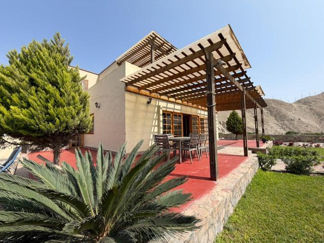 SE VENDE HERMOSA Y AMPLIA CASA DE CAMPO DE 1,024m² EN CONDOMINIO LAS BAHIAS