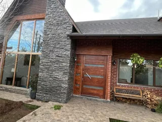 Se vende hermosa y amplia propiedad | 4 dormitorios por 320000. 00 en Villa Alemana