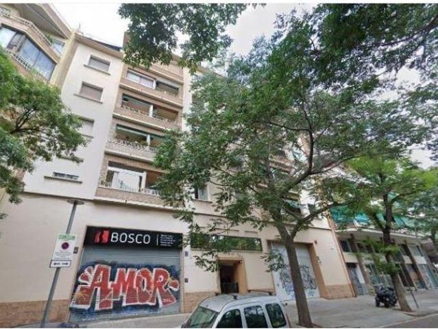 SE VENDE inmueble ALQUILADO en Barcelona