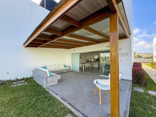 Se Vende Linda Casa De Playa En Condominio Kentia Puerto Viejo Km 71 Panam. Sur