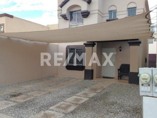 SE VENDE LINDA CASA DE 3 HABITACIONES EN RESIDENCIAL TOLEDO II 4