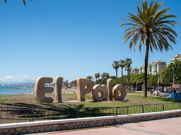 Se vende local comercial de 305m² ubicado en la zona Este de. 305m² Balcón de Malaga