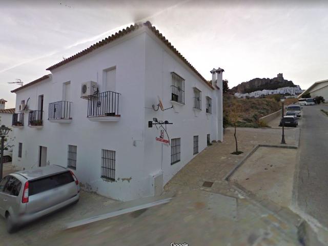 SE VENDE LOCAL EN ZAHARA DE LA SIERRA