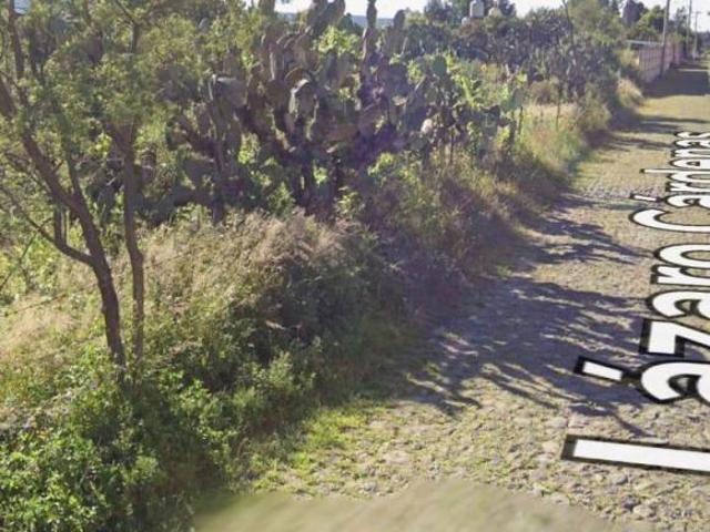 Se vende lote de terreno en zona escolar con todos los servicios