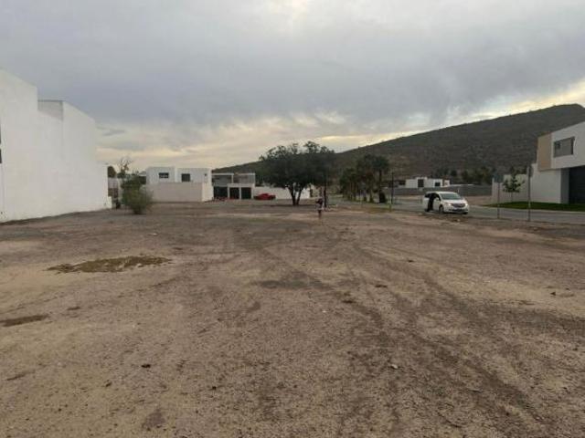 Se vende lote en Country Club