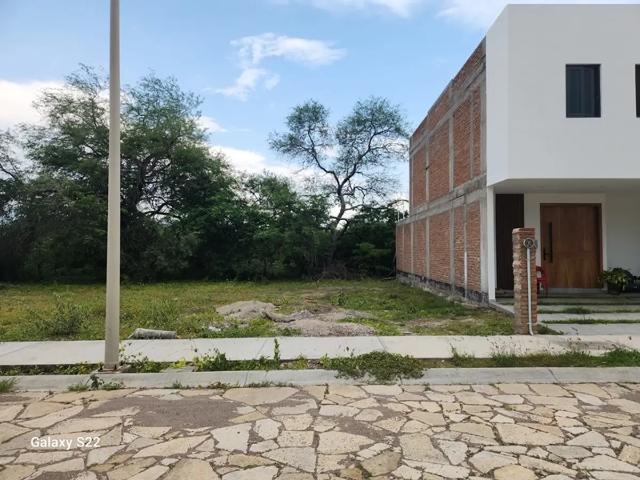 Se vende lote urbano en Fraccionamiento nuevo