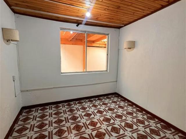 Se vende lujosa casa esquina sector sur poniente talca | 4 dormitorios por 170000. 00 en Talca