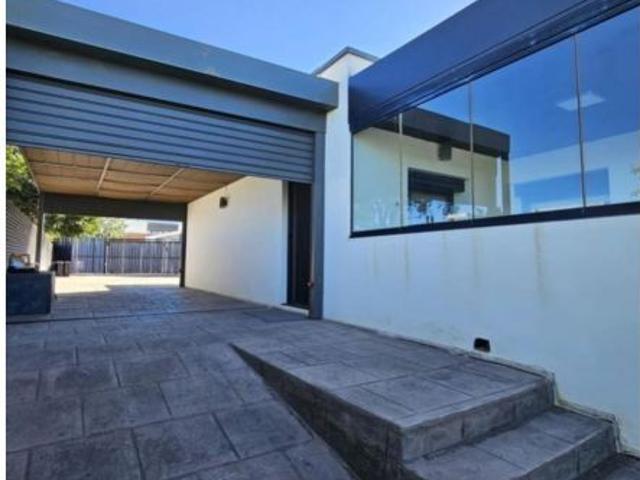 SE VENDE MAGNÍFICO CHALET EN LA QUINTA