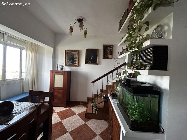 Se vende magnífico dúplex alto en la zona del Monumento, en el Barrio Bajo de San Juan