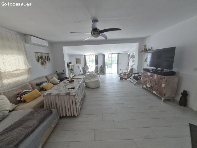 se vende magnifica Finca con casa independiente en Cartama