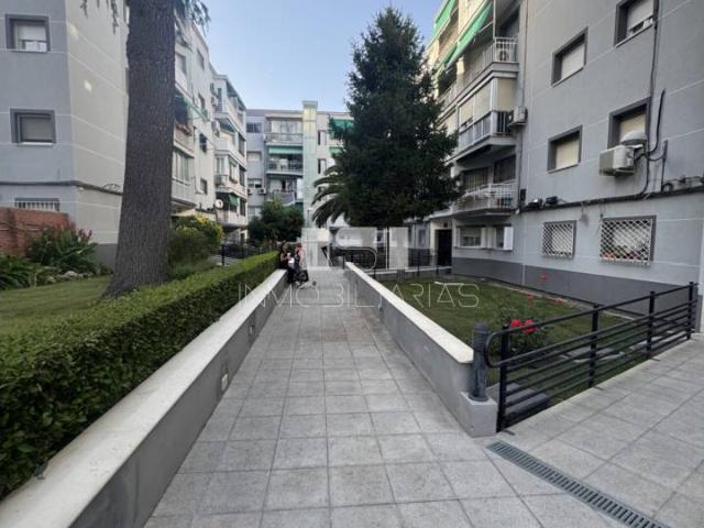 Se vende magnifica vivienda en el barrio de VillRosa Hortaleza