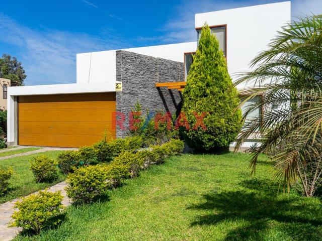 Se Vende Moderna Casa De Campo Ubicada Dentro De Un Exclusivo Condominio