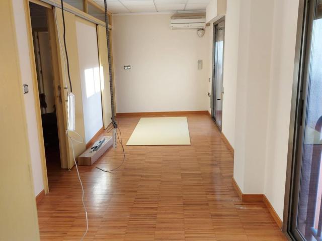 SE VENDE O ALQUILA LOCAL DE OFICINAS Y DESPACHOS EN BENIAJAN