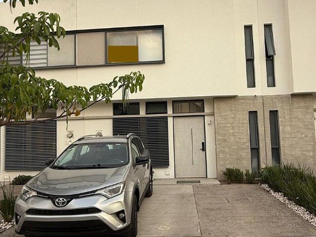 Se Vende o Renta Casa en La Bella