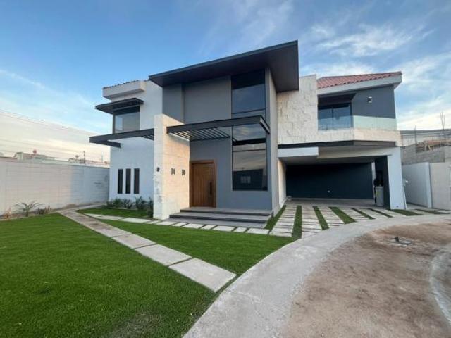 SE VENDE O SE RENTA CASA EN RESIDENCIAL SAN PEDRO II