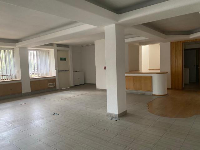 SE VENDE OFICINA EN CONDOMINIO EN JARDINES DE LA MONTAÑA