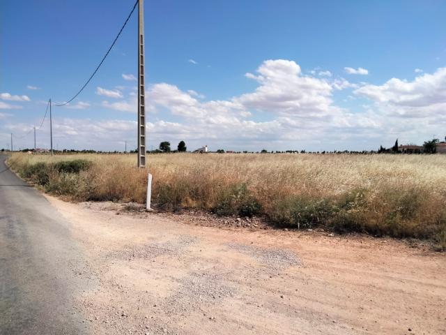 Se vende parcela a 2 km de Villarrobledo