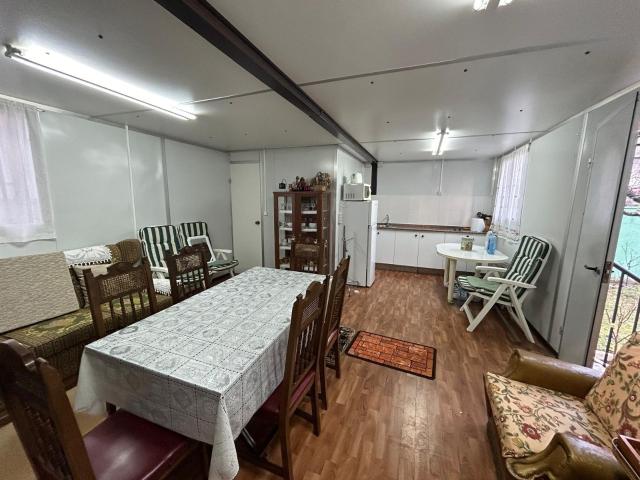SE VENDE PARCELA URBANA CON CASA PREFABRICADA