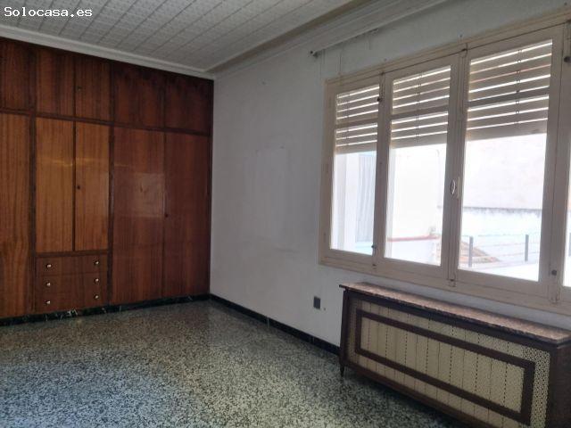 SE VENDE PISO MUY AMPLIO EN MONOVAR